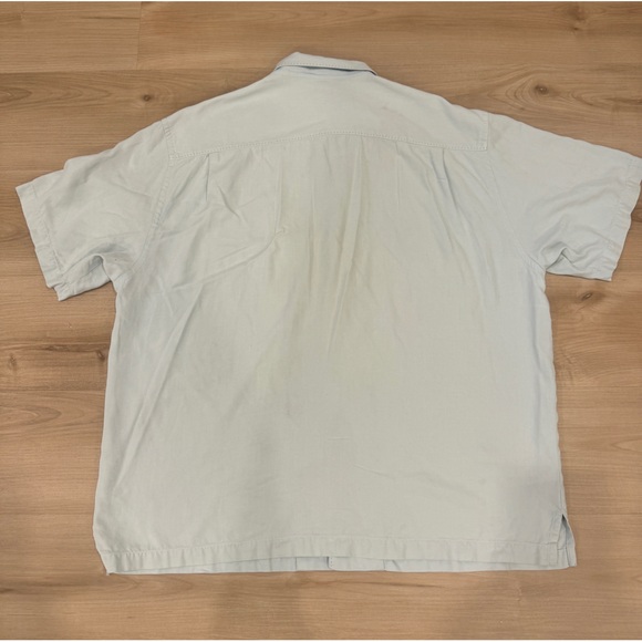 Men’s XL short sleeve casual button down shirt Tommy Bahama baby blue 100% silk - Picture 4 of 10